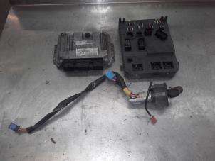 Used Ignition lock + computer Peugeot 206 (2A/C/H/J/S) 1.4 HDi Price on request offered by Akkie Stomphorst Autodemontage