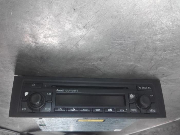Radio de un Audi A3 (8P1) 2.0 TDI 16V 2004