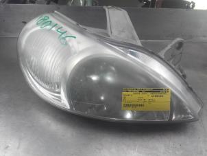 Używane Reflektor prawy Kia Rio (DC22/24) 1.3 RS,LS Cena na żądanie oferowane przez Akkie Stomphorst Autodemontage