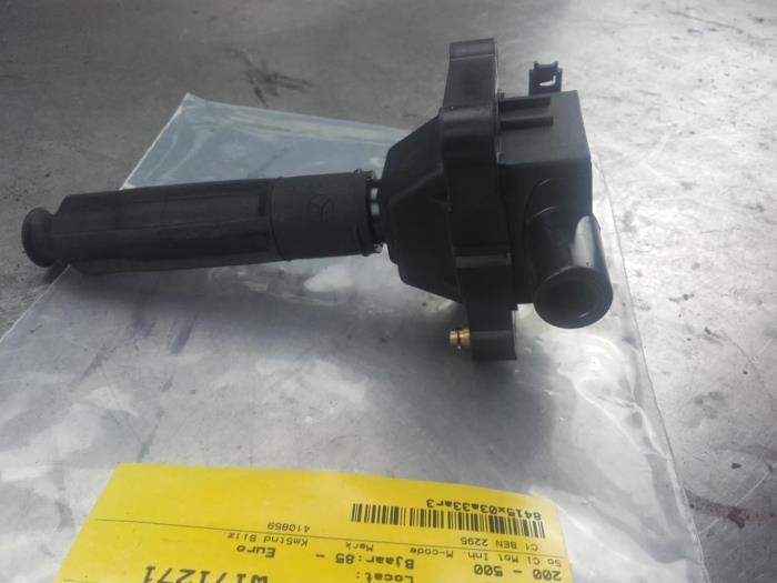 Ignition coil from a Mercedes-Benz E (W210) 2.3 E-230 16V 1997