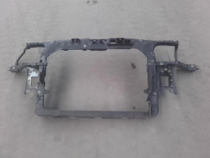 Front panel from a Seat Ibiza III (6L1) 1.2 12V 2004