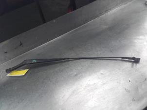 Used Front wiper arm Audi A3 Price on request offered by Akkie Stomphorst Autodemontage