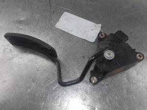 Used Accelerator pedal Renault Modus/Grand Modus (JP) 1.4 16V Price on request offered by Akkie Stomphorst Autodemontage