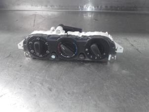 Usados Panel de control de calefacción Ford Focus 2 Wagon 1.6 16V Precio de solicitud ofrecido por Akkie Stomphorst Autodemontage
