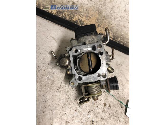 Drosselklappengehäuse van een Daihatsu Gran Move 1.5 16V 1997