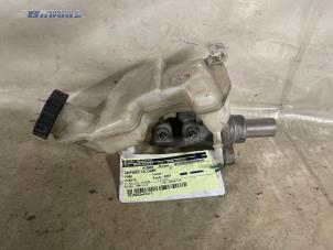 Używane Glówny cylinder hamulcowy Ford Fiesta 5 (JD/JH) 1.4 16V Cena € 32,00 Procedura marży oferowane przez Autobedrijf Brooks