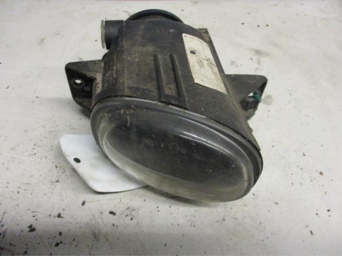 Fog light, front right from a Seat Leon (1M1) 1.6 16V 2002