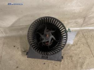 Usados Motor de ventilador de calefactor Seat Leon (1M1) 1.6 16V Precio € 24,00 Norma de margen ofrecido por Autobedrijf Brooks