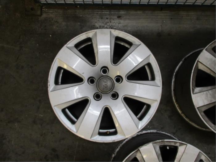 Set of sports wheels from a Audi A6 Avant (C6) 2.7 TDI V6 24V 2006