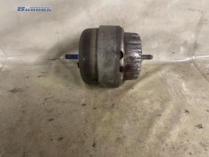 Motorlager van een Audi A6 Avant (C6) 2.7 TDI V6 24V 2006