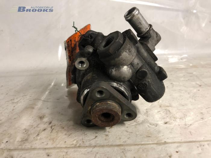 Usagé Pompe de direction Audi A6 Avant (C6) 2.7 TDI V6 24V Prix € 60,00 Règlement à la marge proposé par Autobedrijf Brooks