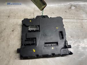 Body control computer from a Renault Kangoo Express (FW) 1.5 dCi 105 FAP 2008