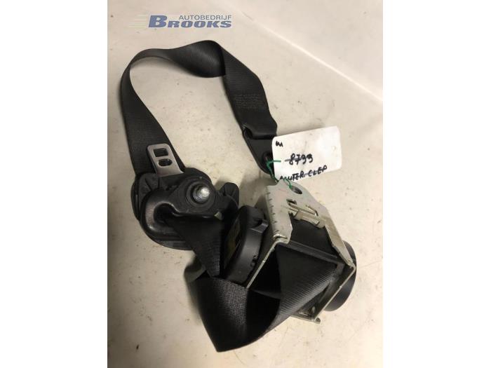 Fender mounting bracket