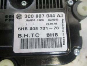 Used Heater control panel Volkswagen Passat Variant (3C5) 2.0 TDI 16V 140 Price € 80,00 Margin scheme offered by Autobedrijf Brooks