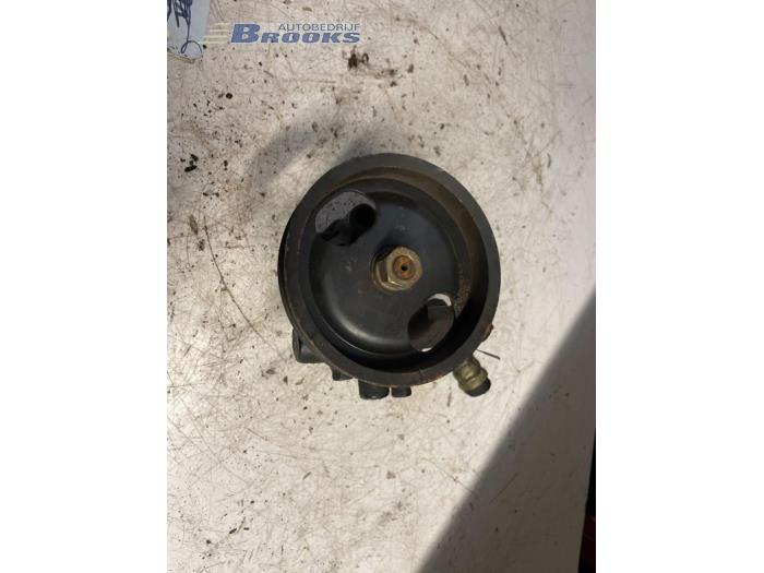 Usagé Pompe de direction Nissan Almera (N15) 1.6 GX,SLX,SR 16V Prix € 24,00 Règlement à la marge proposé par Autobedrijf Brooks