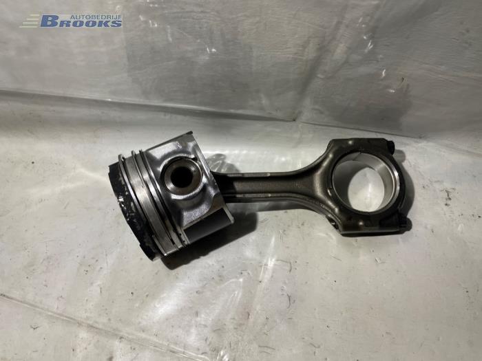 Piston from a Toyota Avensis (T27) 2.2 16V D-4D-F 180 2010
