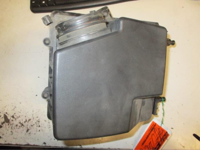 Begagnade Luftfilterhus Opel Corsa D 1.3 CDTi 16V ecoFLEX Pris € 32,00 Marginaltabell erbjuds av Autobedrijf Brooks