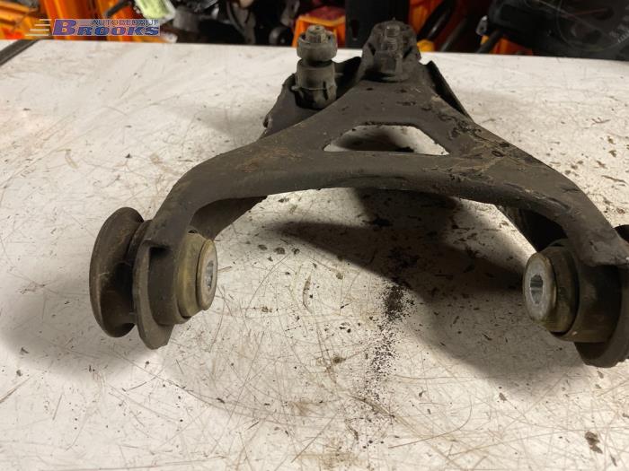 Front wishbone, right from a Renault Clio 2003