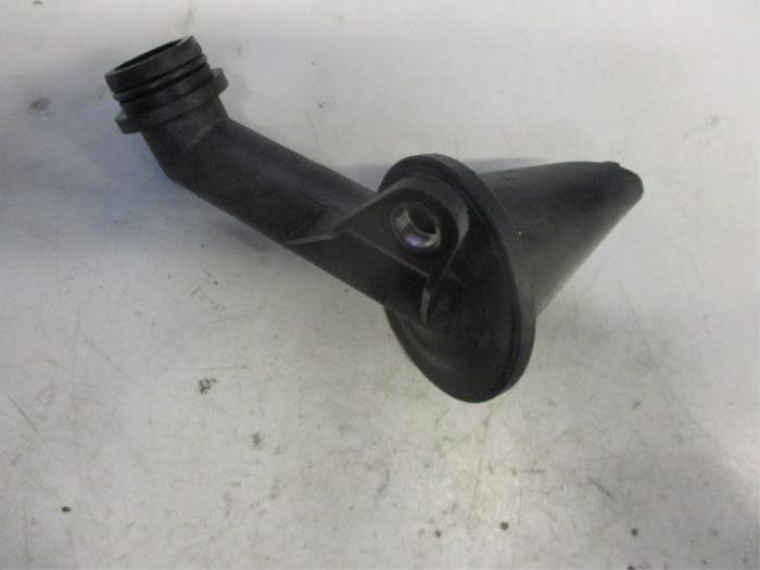 Gebrauchte Ölfilter Peugeot Boxer (U9) 2.2 HDi 120 Euro 4 Preis auf Anfrage angeboten von Autobedrijf Brooks