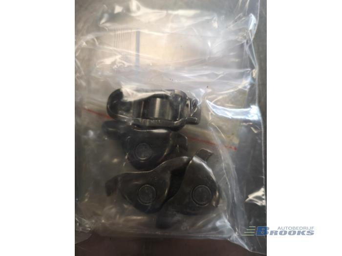 Używane Zapadka Opel Antara Cena na żądanie oferowane przez Autobedrijf Brooks