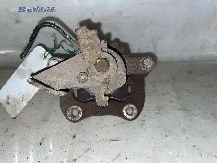 Rear brake calliper, right from a Renault Scénic I (JA) 1.6 16V 2001