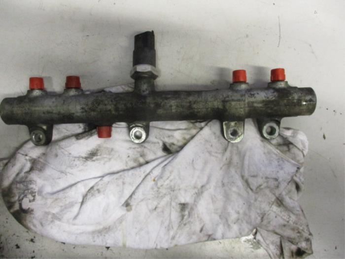 Gebrauchte Einspritzdüse (Einspritzer) Peugeot Boxer (244) 2.8 HDi 127 Preis € 64,00 Margenregelung angeboten von Autobedrijf Brooks