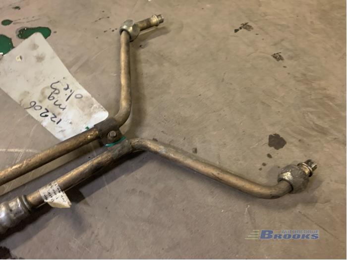 Oil pressure line from a Land Rover Discovery I 2.5 TDi 300 2000