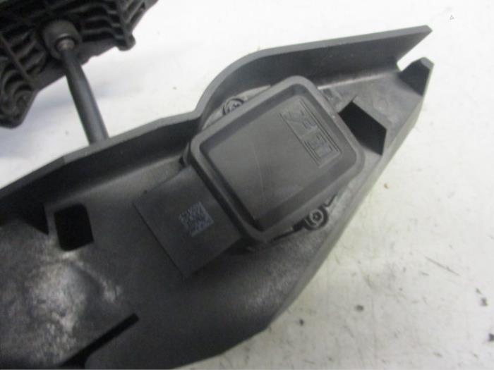Accelerator pedal from a BMW 5 serie Touring (E61) 535d 24V 2006