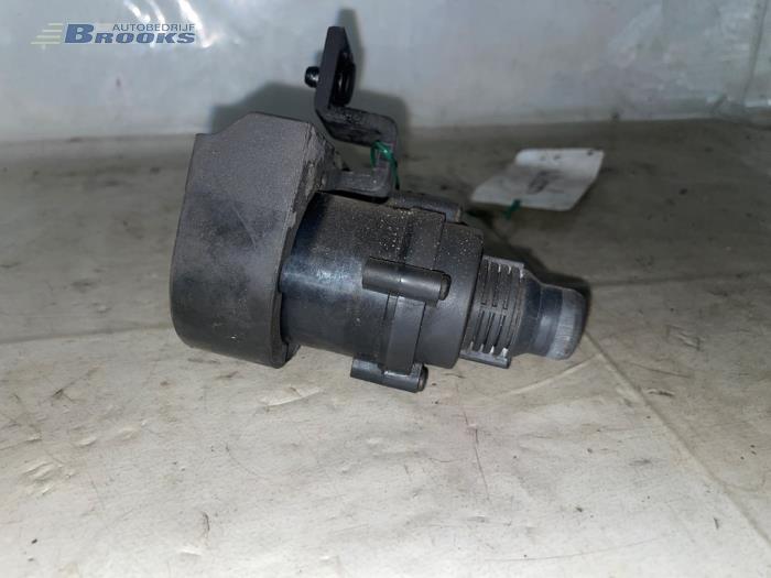 Additional water pump from a BMW 5 serie Touring (E61) 535d 24V 2006