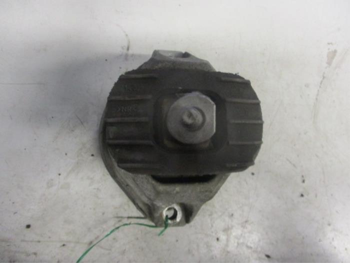 Used Engine mount BMW 5 serie Touring (E61) 535d 24V Price € 35,00 Margin scheme offered by Autobedrijf Brooks