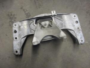 Used Gearbox mount BMW 5 serie Touring (E61) 535d 24V Price € 25,00 Margin scheme offered by Autobedrijf Brooks
