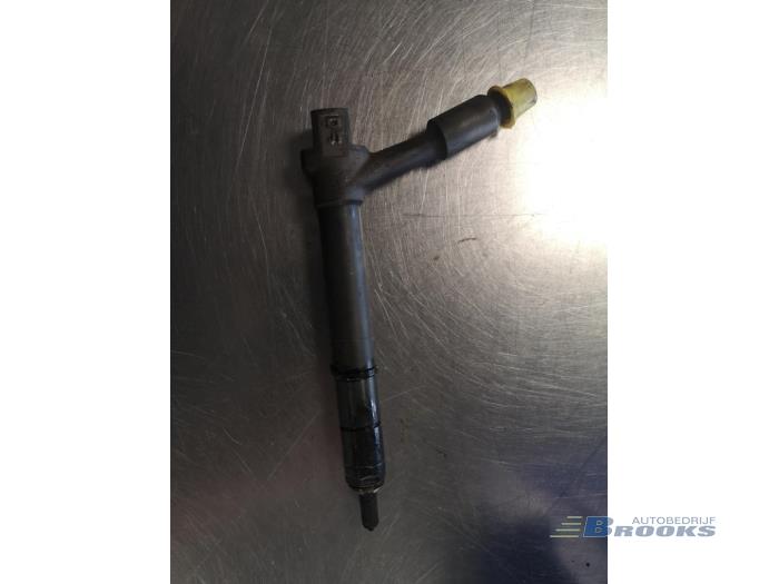 Usagé Injecteurs Opel Combo (Corsa C) 1.7 DTI 16V Prix € 50,00 Règlement à la marge proposé par Autobedrijf Brooks