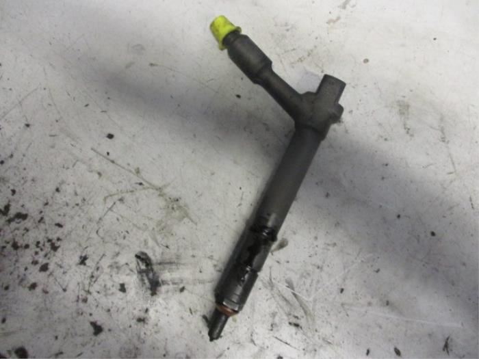 Usagé Injecteurs Opel Combo (Corsa C) 1.7 DTI 16V Prix € 50,00 Règlement à la marge proposé par Autobedrijf Brooks