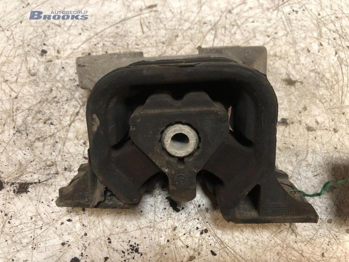 Used Engine mount Opel Combo (Corsa C) 1.7 DI 16V Price € 20,00 Margin scheme offered by Autobedrijf Brooks