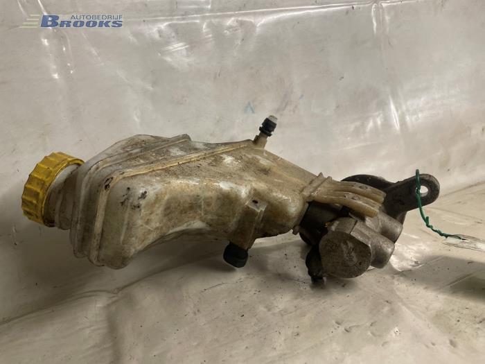 Master cylinder from a Peugeot Bipper (AA) 1.3 HDI 2013