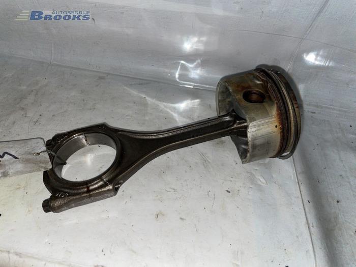 Usados Pistón Audi S4 (B7) S4.2 V8 40V Precio de solicitud ofrecido por Autobedrijf Brooks