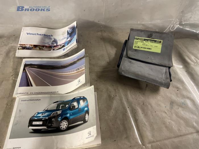 Instruction Booklet from a Peugeot Bipper (AA) 1.3 HDI 2013