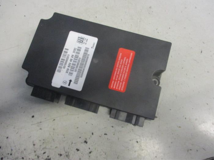 Used Convertible computer Mercedes CLK (R209) 2.6 240 V6 18V Price on request offered by Autobedrijf Brooks