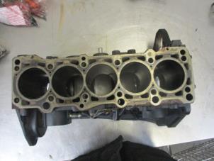 Used Engine crankcase Volkswagen Transporter/Caravelle T4 2.5 TDI Price on request offered by Autobedrijf Brooks