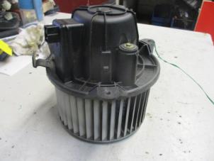 Usados Motor de ventilador de calefactor Fiat Stilo (192A/B) 1.2 16V 5-Drs. Precio € 30,00 Norma de margen ofrecido por Autobedrijf Brooks