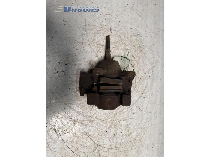 Rear brake calliper, left from a Mercedes-Benz C (W203) 2.2 C-220 CDI 16V 2001