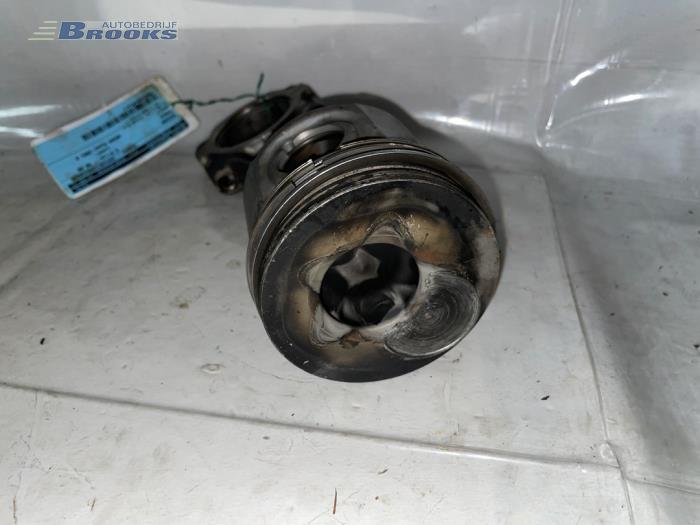 Usados Pistón Iveco New Daily III 35S11V,C11V Precio € 25,00 Norma de margen ofrecido por Autobedrijf Brooks