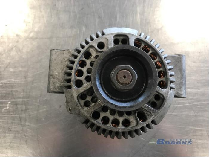 Begagnade Dynamo Ford Mondeo II 1.8 TD CLX Pris € 15,00 Marginaltabell erbjuds av Autobedrijf Brooks