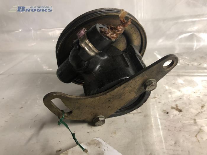 Usagé Pompe de direction Fiat Punto I (176) TD 1.7 60 Prix € 15,00 Règlement à la marge proposé par Autobedrijf Brooks