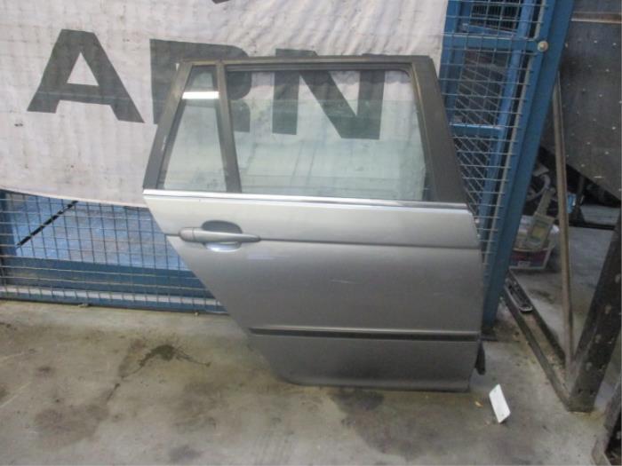 Rear door 4-door, right from a BMW 3 serie Touring (E46/3) 320i 24V 2004