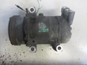 Used Air conditioning pump Renault Clio II (BB/CB) 1.2 16V Price € 35,00 Margin scheme offered by Autobedrijf Brooks