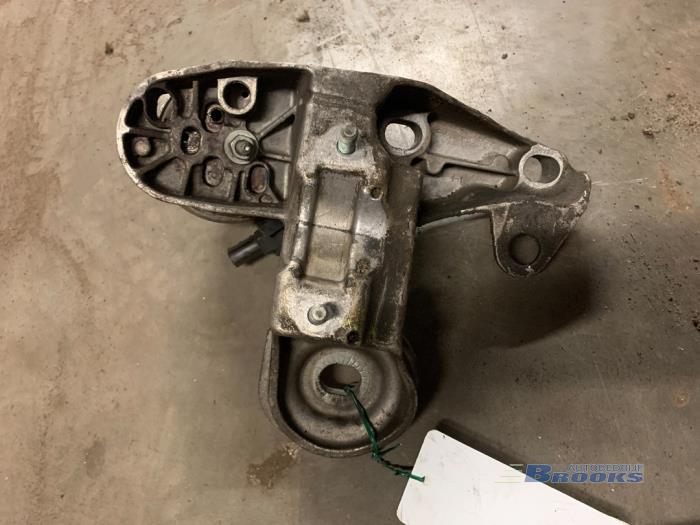 Used Engine mount Audi A6 Quattro (C5) 2.5 TDI V6 24V Price € 15,00 Margin scheme offered by Autobedrijf Brooks