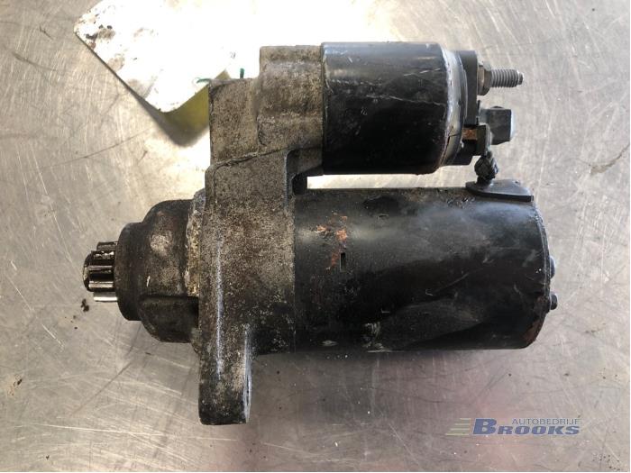 Startmotor från en Volkswagen Polo IV (9N1/2/3) 1.2 12V 2002