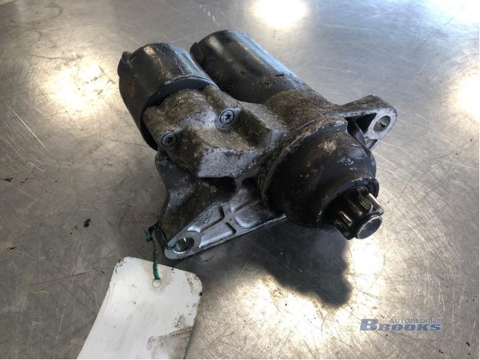 Startmotor från en Volkswagen Polo IV (9N1/2/3) 1.2 12V 2002