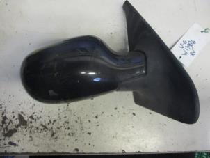 Used Wing mirror, right Renault Clio II (BB/CB) 1.2 16V Price € 20,00 Margin scheme offered by Autobedrijf Brooks